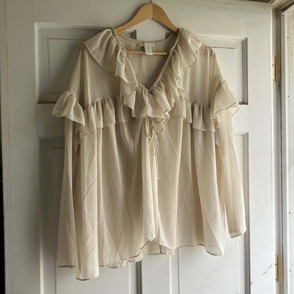 H&M ruffley top